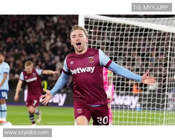 英超精彩对决那不勒斯3-0战胜多特蒙德帽子戏法引发全场狂欢